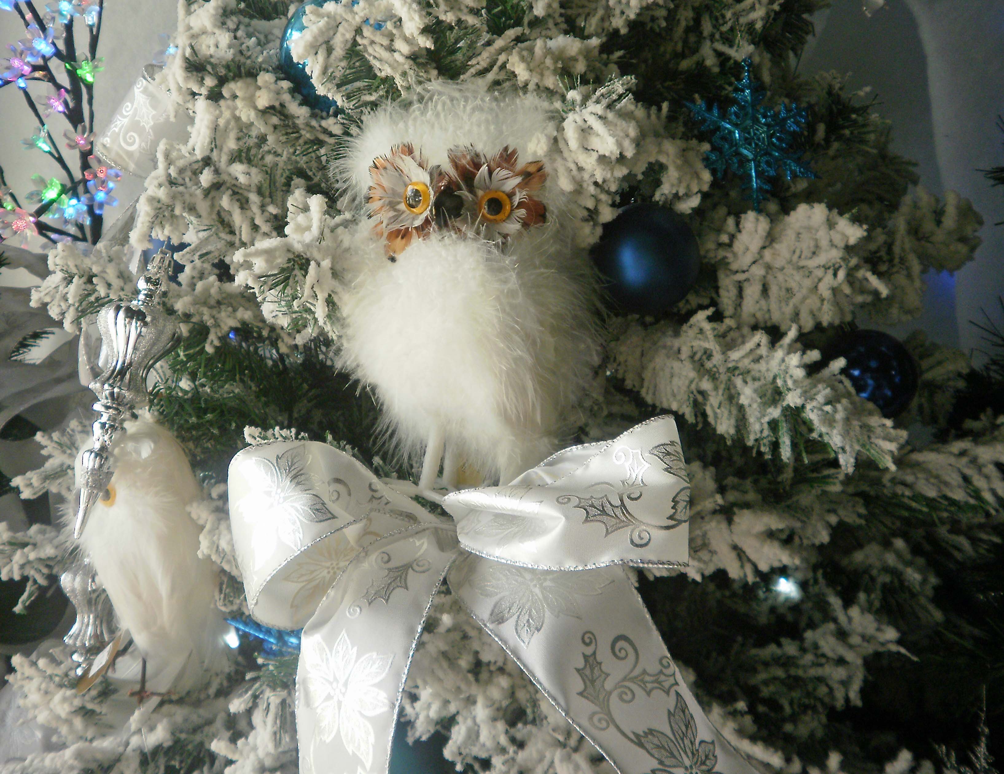 A Owl Christmas Tree
